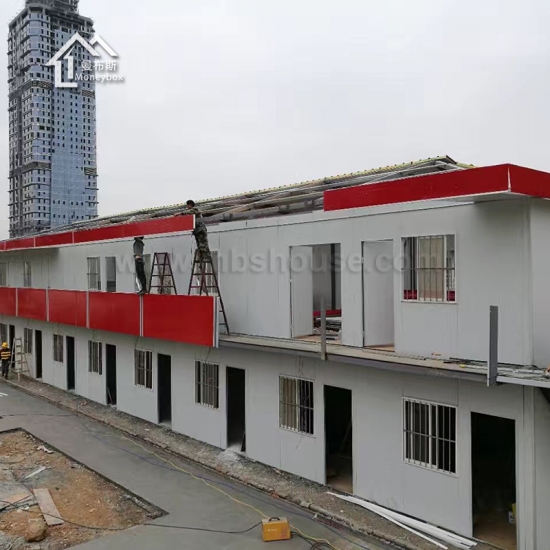 Китайский завод по производству сборных домов на строительной площадке